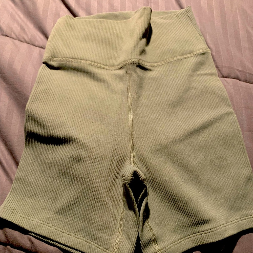 Olive Abercrombie & Fitch biker shorts - NWT